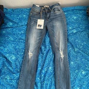 Mid Rise Rioped Jeans